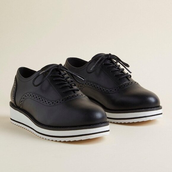 Torrid - 8WW, Lace-Up Sport Bottom Oxford (Wide Width) in Black​​​​ - Picture 1 of 11